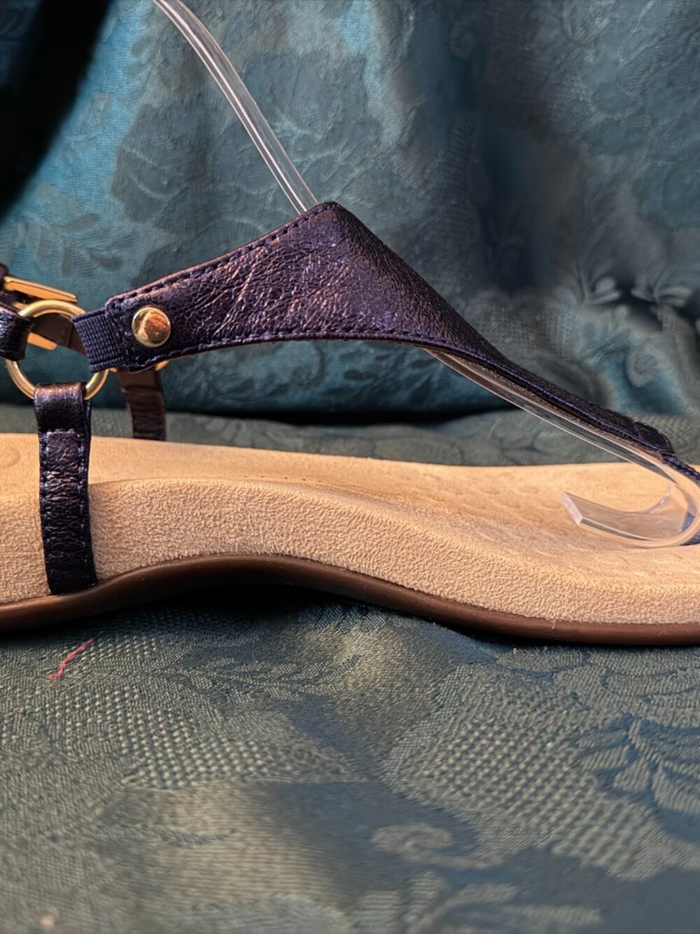 Vionic Kirra Leather Thong Sandals, Purple Metallic Sz 8.5 - Picture 7 of 12